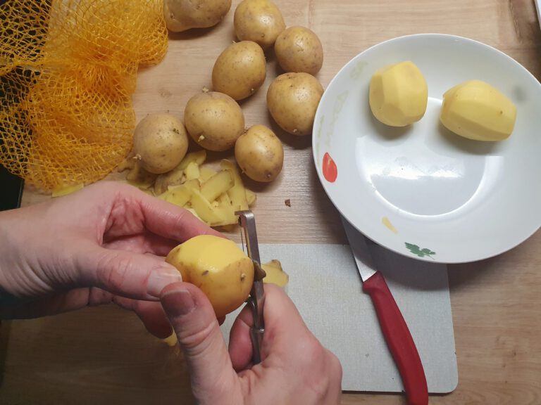 Geschälte Kartoffeln.